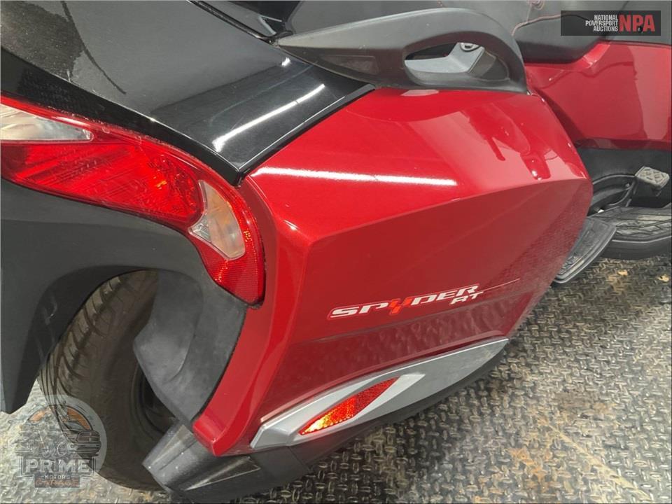 2015 Can-Am SPYDER RT SE6 SPECIAL SERIES — фото 18