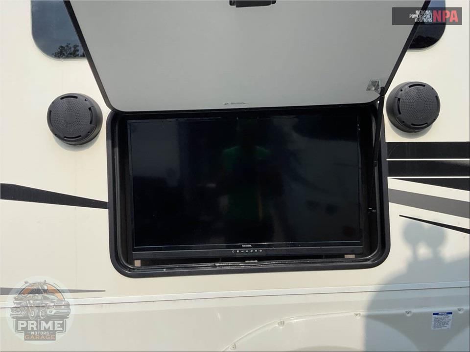 2021 Riverstone M-3670RL - RESERVE FIFTH WHEEL SERIES — фото 36