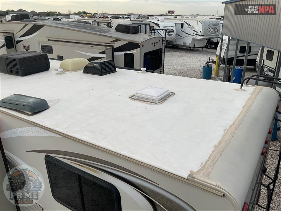2016 Thor Motor Coach M-28Z E450-V10 - CHATEAU SERIES — фото 42