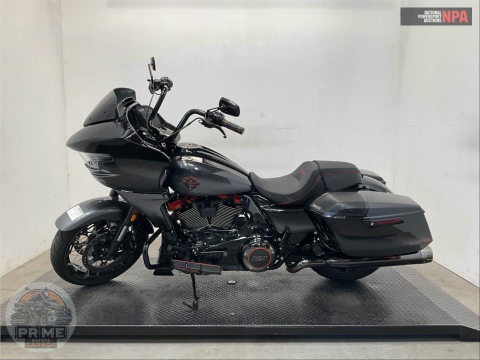 2025 Harley-Davidson FLTRXSE CVO ROAD GLIDE — фото 3