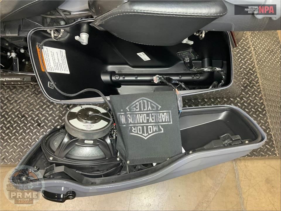 2018 Harley-Davidson FLTRXSE CVO ROAD GLIDE — фото 20