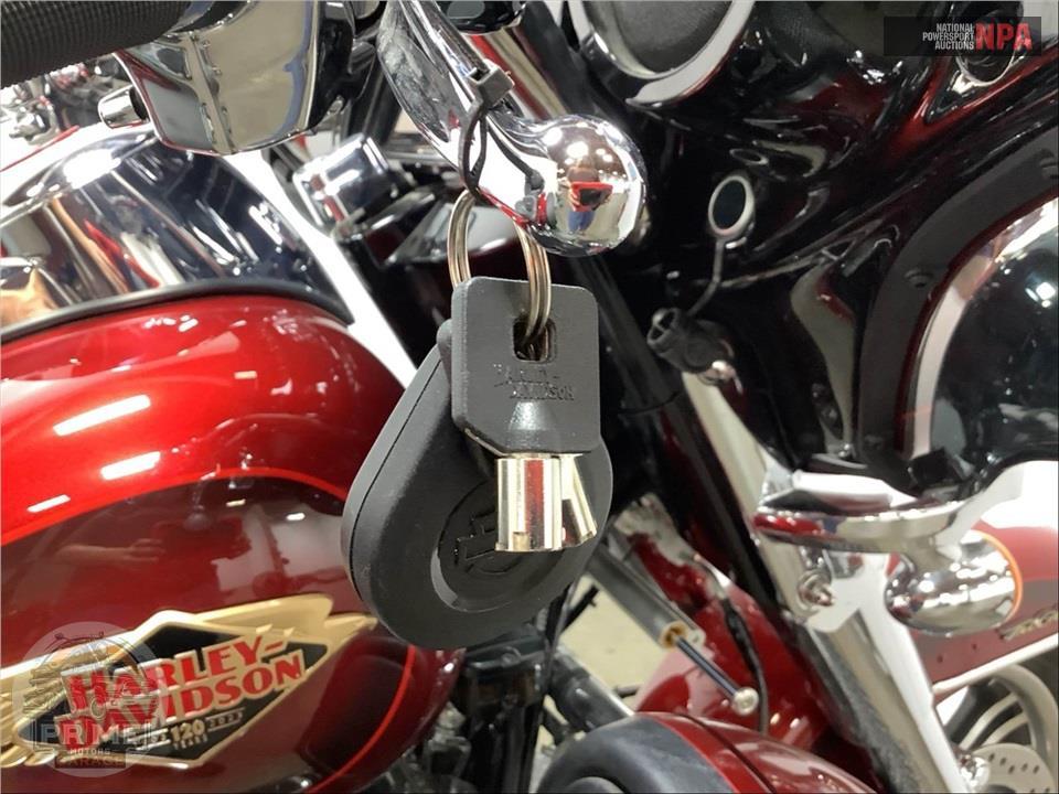 2023 Harley-Davidson FLHTCUTGANV TRI GLIDE ULTRA ANNIVERSARY — фото 10