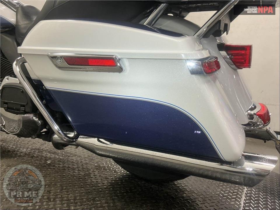 2015 Harley-Davidson FLHTCU ULTRA CLASSIC ELECTRA GLIDE — фото 30