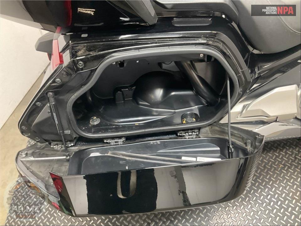 2019 Honda GL1800D GOLDWING TOUR DCT (BLACK) — фото 20