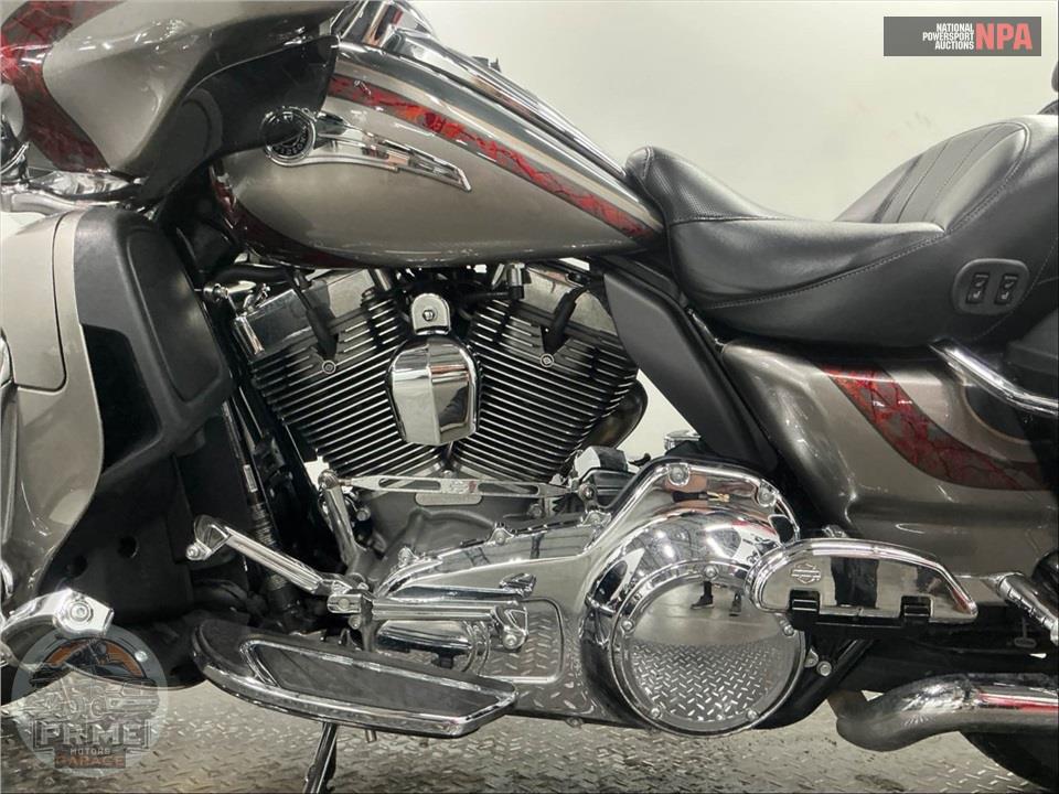 2016 Harley-Davidson FLHTKSE CVO ULTRA LIMITED — фото 7