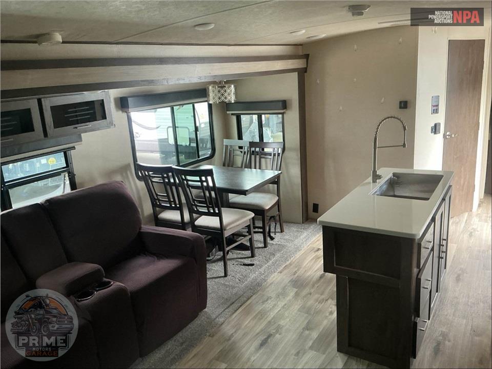 2018 Wildwood By Forest River M-272RL - HERITAGE GLEN LITE SERIES — фото 8