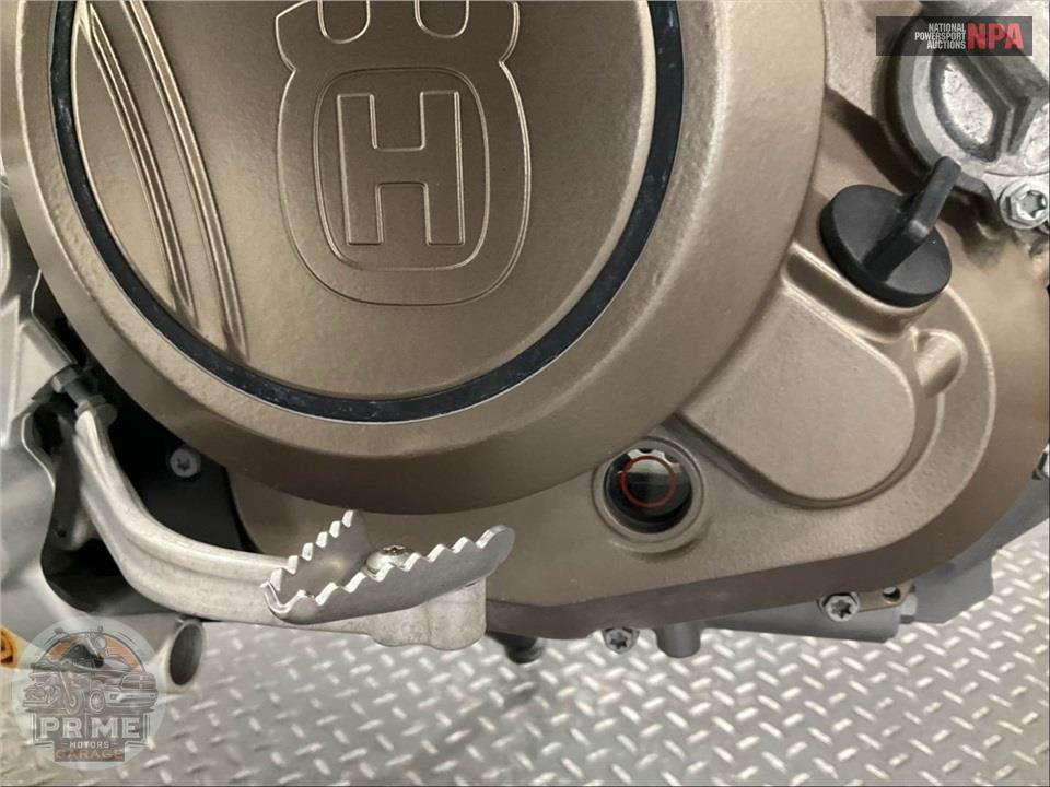 2023 Husqvarna 701 SUPERMOTO — фото 9