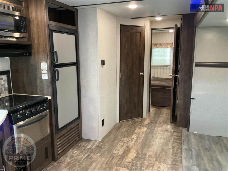 2019 Crossroads Rv M-32 FB - VOLANTE SERIES — фото 7