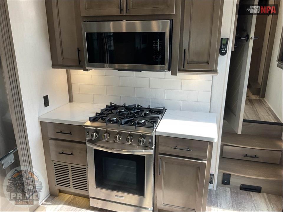 2021 Riverstone M-3670RL - RESERVE FIFTH WHEEL SERIES — фото 22