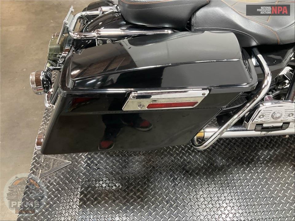 2005 Harley-Davidson FLHRCI ROAD KING CLASSIC — фото 21