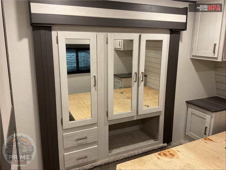 2022 Keystone Rv M-30RL SPRINTER FIFTHWHEEL SERIES — фото 12