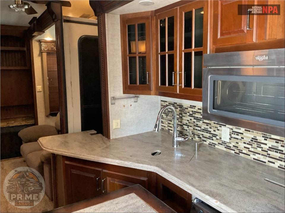 2015 Keystone Rv M-3535 RE - ALPINE FIFTH WHEEL SERIES — фото 6