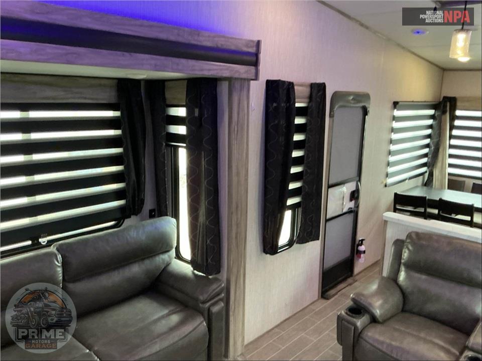 2020 Cherokee By Forest River M-311ML - ARCTIC WOLF FIFTH WHEEL SERIES — фото 9