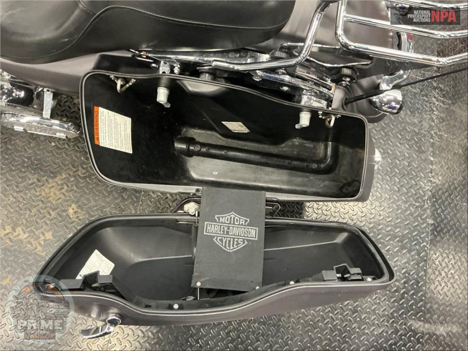 2017 Harley-Davidson FLHXS STREET GLIDE SPECIAL — фото 19