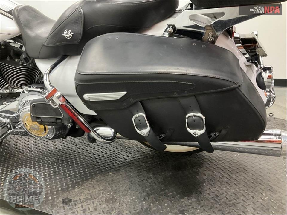 2012 Harley-Davidson FLHRC ROAD KING CLSC — фото 19
