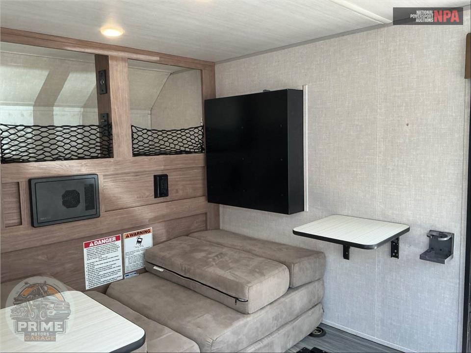 2022 No Boundaries M-10.6 - 10 TOY HAULER SERIES — фото 7