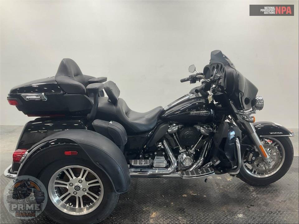 2019 Harley-Davidson FLHTCUTG TRI GLIDE ULTRA — фото 1