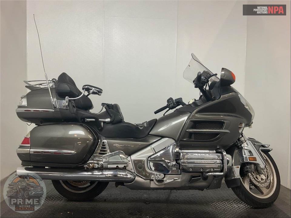2010 Honda GL1800HPMA GOLDWING — фото 1
