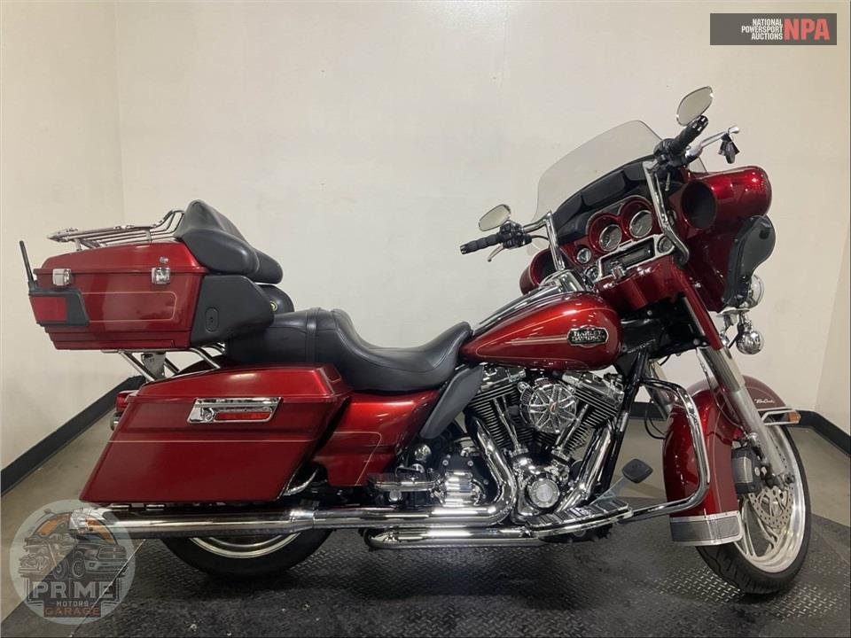 2010 Harley-Davidson FLHTCU ULTRA CLASSIC ELECTRA GLIDE — фото 1