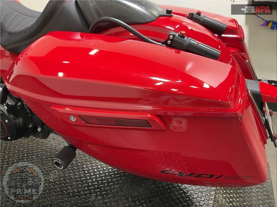 2025 Harley-Davidson FLTRXSTSE CVO ROAD GLIDE ST — фото 16