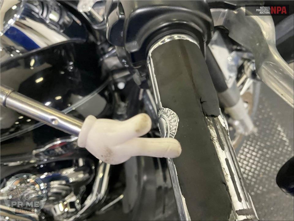 2010 Harley-Davidson FLHTCU ULTRA CLASSIC ELECTRA GLIDE — фото 32