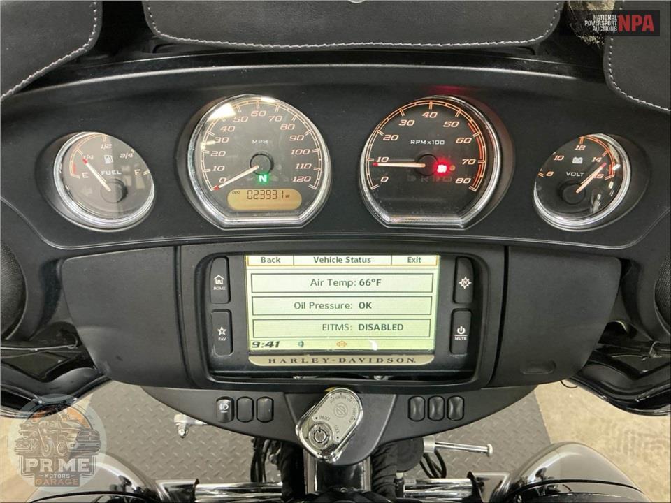 2017 Harley-Davidson FLHTCUTG TRIGLIDE ULTRA CLASSIC — фото 5