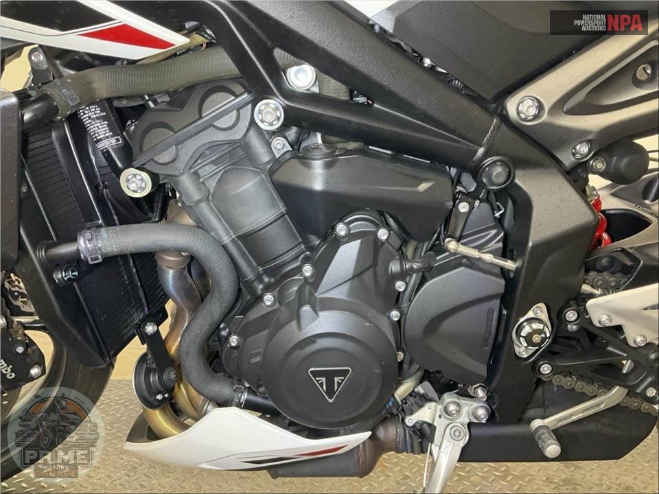 2024 Triumph STREET TRIPLE 765 R — фото 7