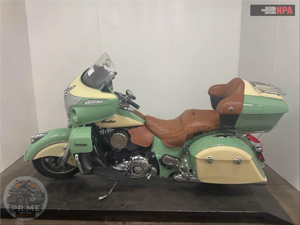2017 Indian Motorcycle ROADMASTER (TWO-TONE) — фото 3
