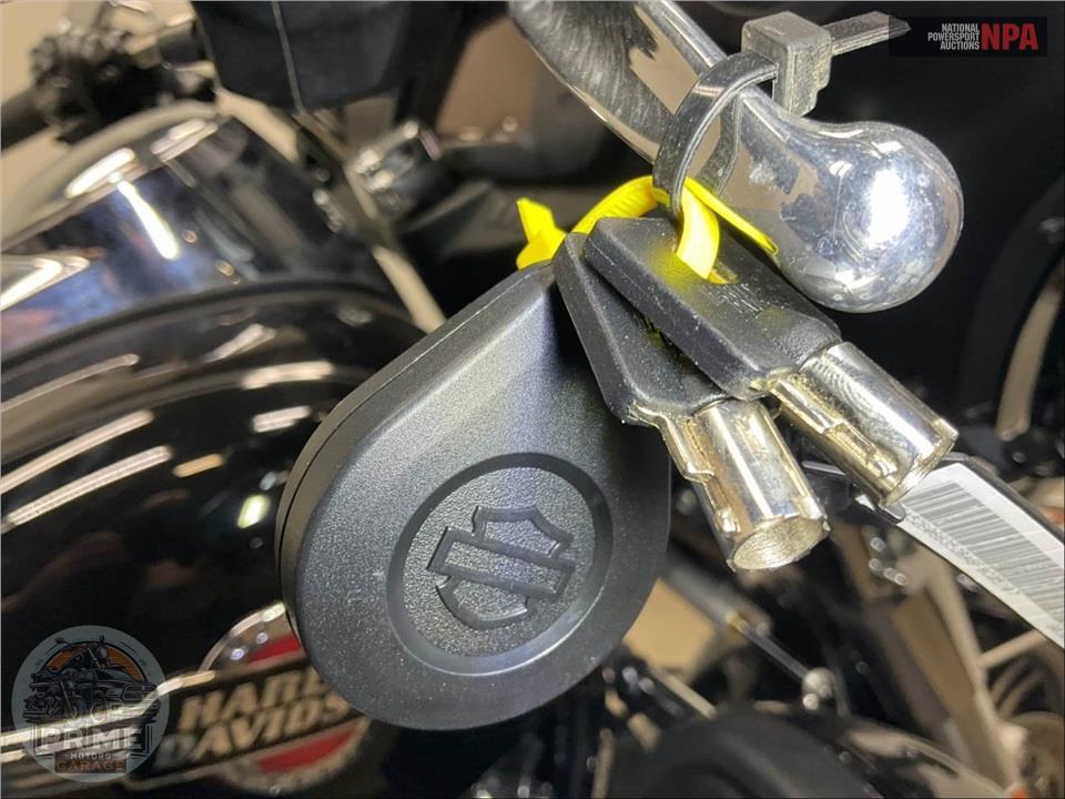 2022 Harley-Davidson FLHTCUTG TRI GLIDE ULTRA CLASSIC — фото 9