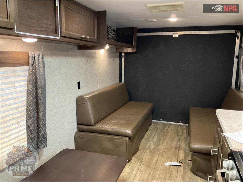 2019 Cherokee By Forest River M-26RR - GREY WOLF TOY HAULER SERIES — фото 6
