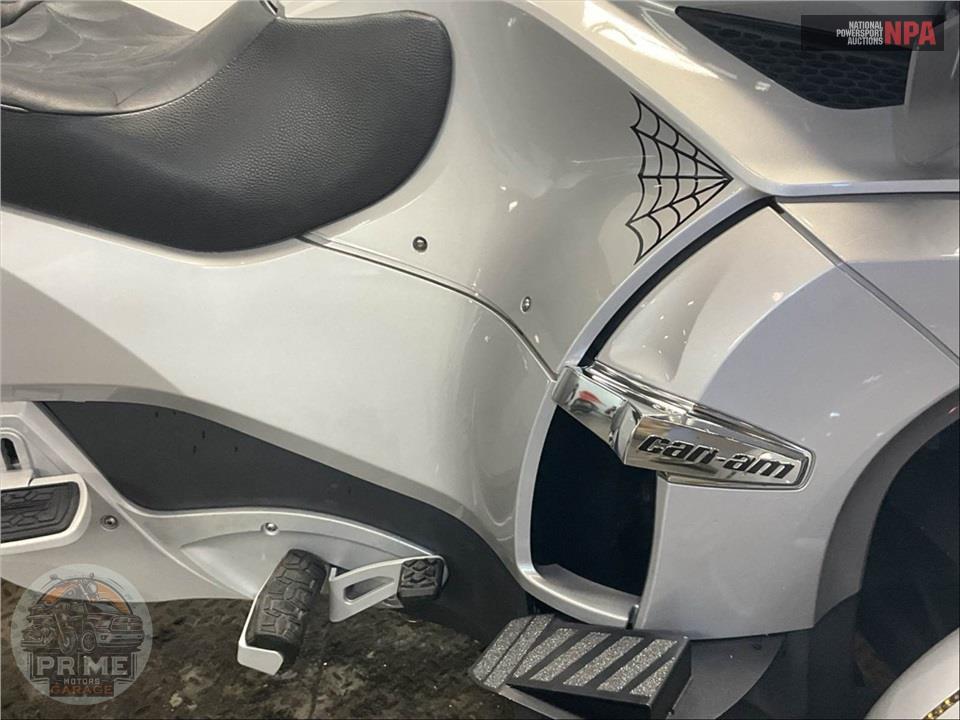 2010 Can-Am SPYDER RT SE5 AUDIO & CONVENIENCE PACKAGE — фото 6