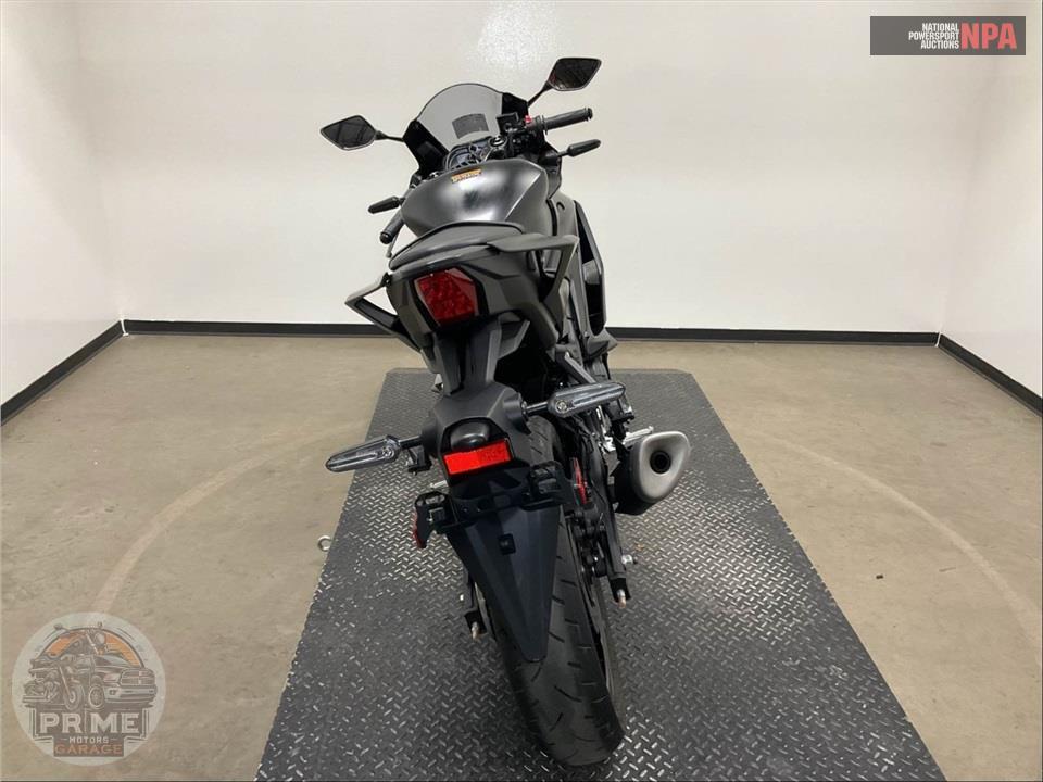 2025 Yamaha YZF-R3 — фото 4