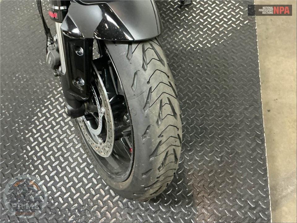 2023 Triumph TRIDENT (BLACK) — фото 16