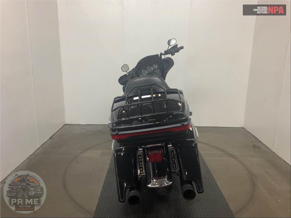 2017 Harley-Davidson FLHTCU ELECTRA GLIDE ULTRA CLASSIC — фото 4