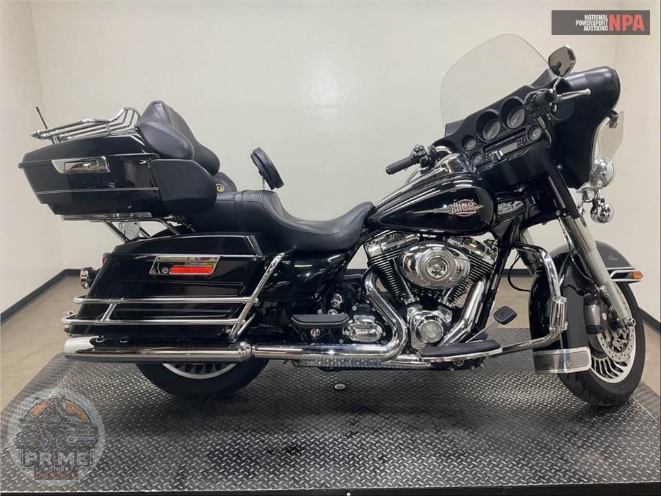 2010 Harley-Davidson FLHTC ELECTRA GLIDE CLASSIC — фото 1