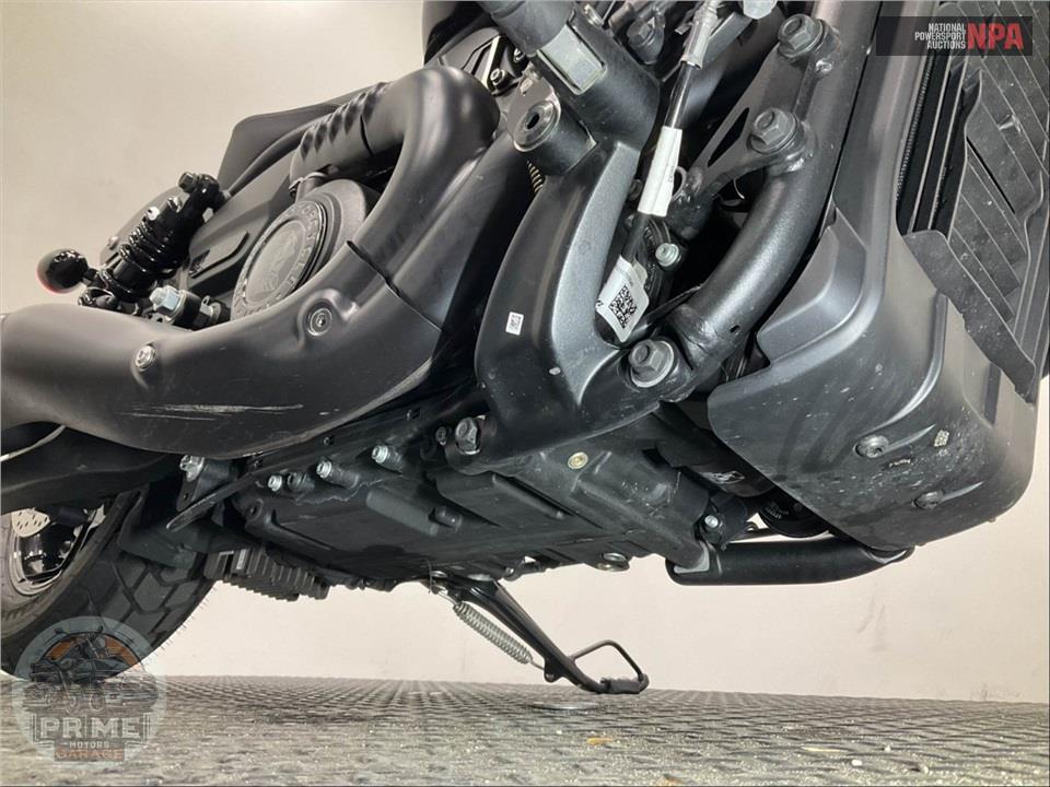 2025 Indian Motorcycle SCOUT BOBBER LIMITED WITH TECHNOLOGY PACKAGE (BLACK) — фото 11