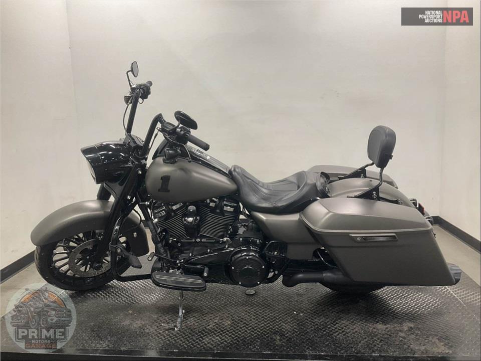 2018 Harley-Davidson FLHRXS ROAD KING SPECIAL — фото 3