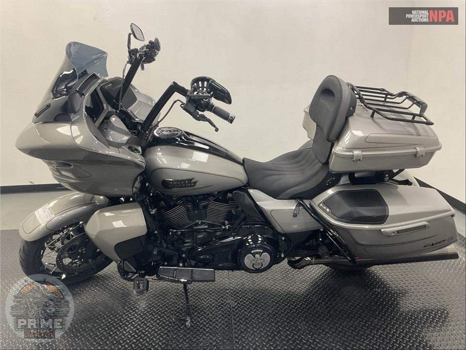 2023 Harley-Davidson FLTRXSE CVO ROAD GLIDE — фото 3