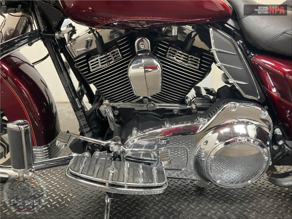 2016 Harley-Davidson FLHTCUL ULTRA CLASSIC LOW — фото 8
