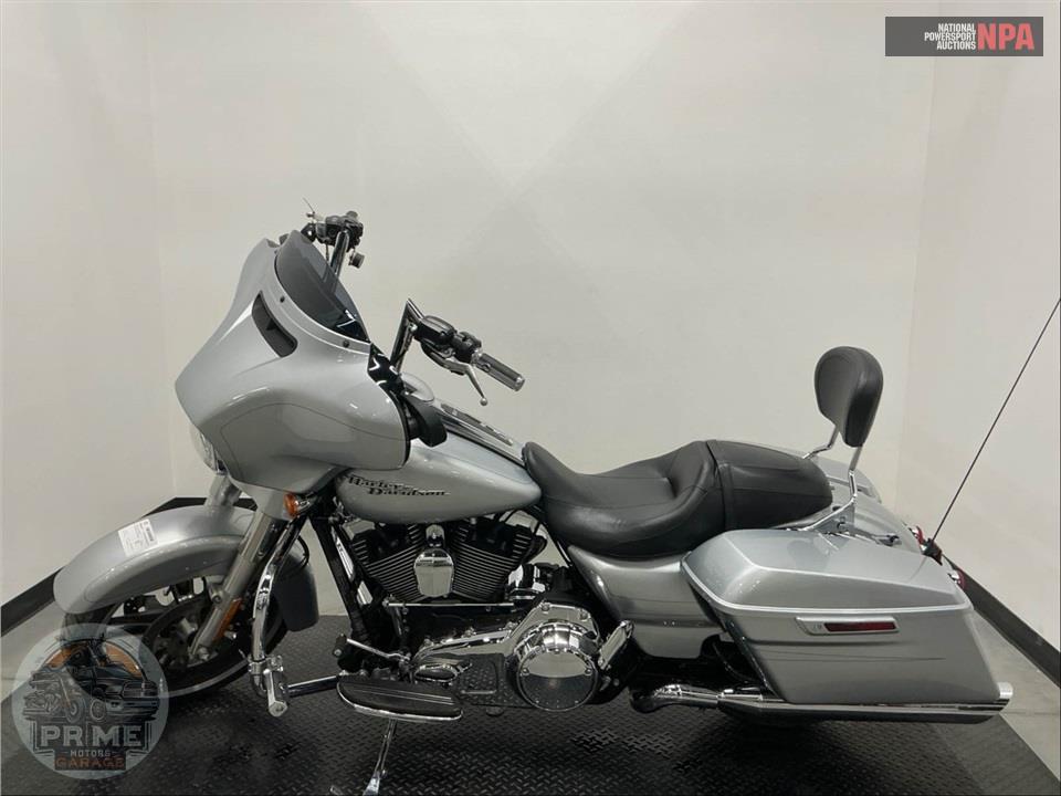 2015 Harley-Davidson FLHXS STREET GLIDE SPECIAL — фото 3