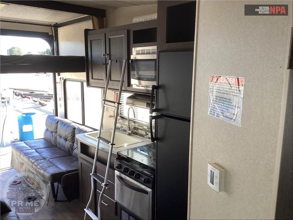 2019 Salem By Forest River M-211SSXL - CRUISE LITE TOY HAULER SERIES — фото 6