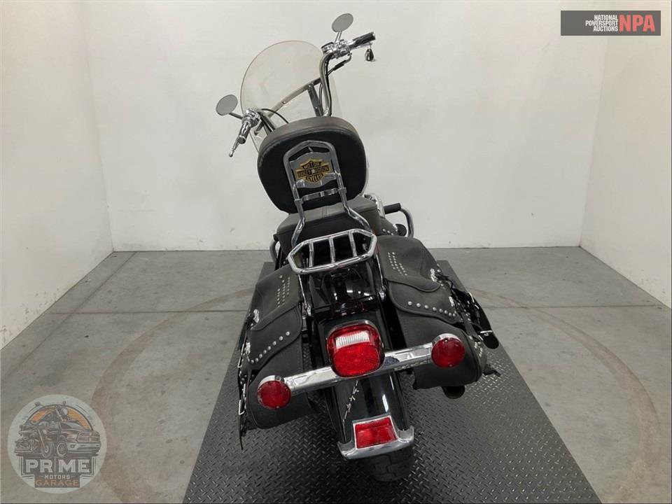 2010 Harley-Davidson FLSTC HERITAGE SOFTAIL CLASSIC — фото 4