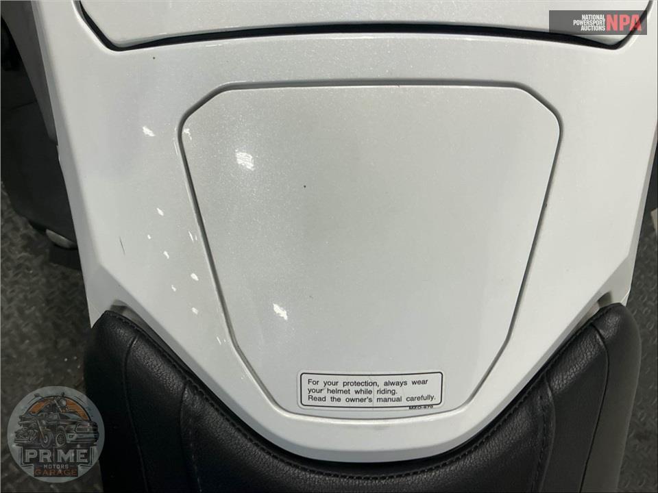 2018 Honda GL1800 GOLDWING TOUR (WHITE) — фото 17