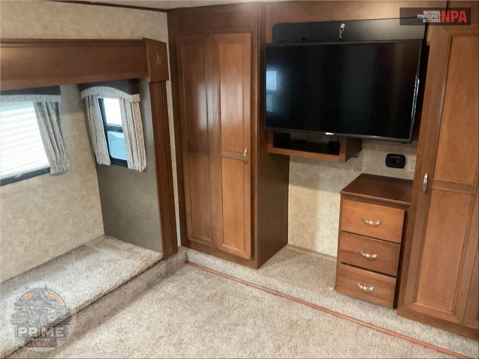 2017 Highland Ridge Rv M-376FBH - ROAMER FIFTH WHEEL SERIES — фото 14