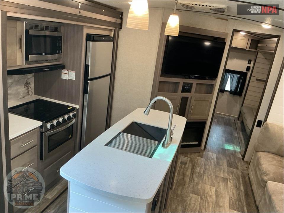 2021 Crossroads Rv M-331 BH SUNSET TRAIL SUPER LITE SERIES — фото 5