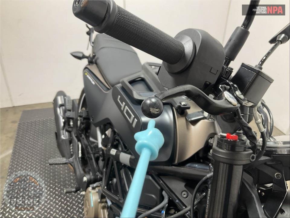 2023 Husqvarna SVARTPILEN 401 — фото 15