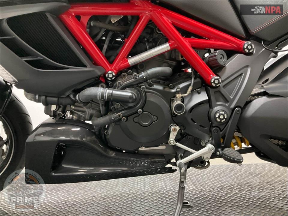 2013 Ducati DIAVEL CARBON — фото 7