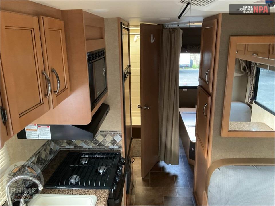 2016 Thor Motor Coach M-22FE E450-V10 - FREEDOM ELITE SERIES — фото 7