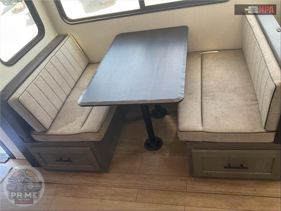 2026 Cherokee By Forest River M-3650SUITE Arctic Wolf Fifth Wheel Series — фото 15