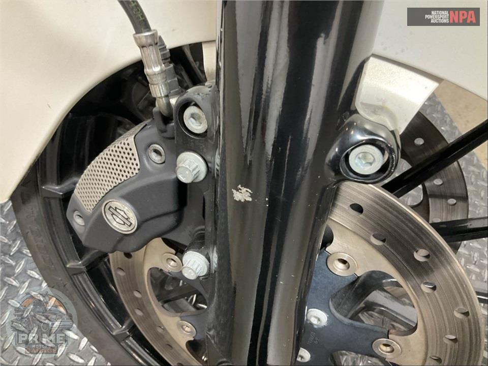 2018 Harley-Davidson FLHXS STREET GLIDE SPECIAL — фото 28
